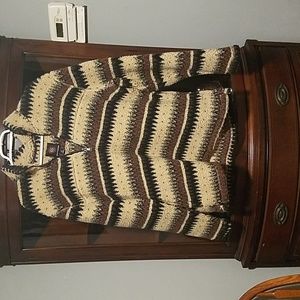 Mountain and Isles pull over jacket